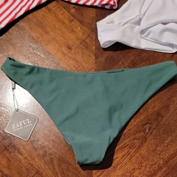 Zaful Green and White Bikini Swim Set - Picture 7 of 11